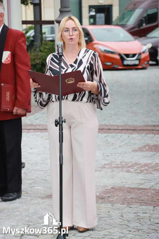 Fotorelacja: Uroczystość Odsłonięcia Pomnika Krystyna I z Koziegłów herbu Lis.