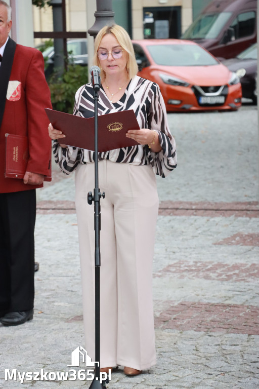 Fotorelacja: Uroczystość Odsłonięcia Pomnika Krystyna I z Koziegłów herbu Lis.