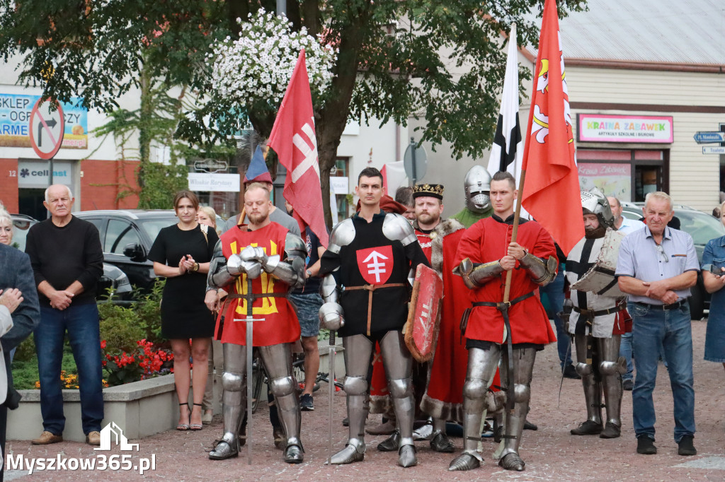Fotorelacja: Uroczystość Odsłonięcia Pomnika Krystyna I z Koziegłów herbu Lis.