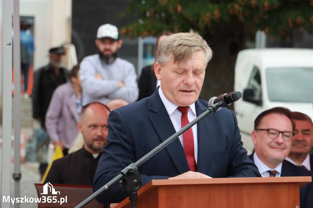 Fotorelacja: Uroczystość Odsłonięcia Pomnika Krystyna I z Koziegłów herbu Lis.