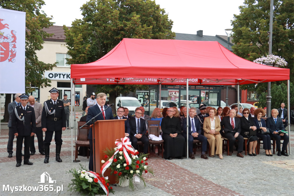 Fotorelacja: Uroczystość Odsłonięcia Pomnika Krystyna I z Koziegłów herbu Lis.
