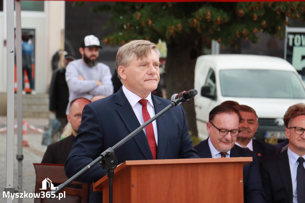 Fotorelacja: Uroczystość Odsłonięcia Pomnika Krystyna I z Koziegłów herbu Lis.