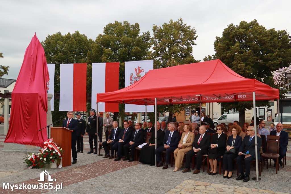 Fotorelacja: Uroczystość Odsłonięcia Pomnika Krystyna I z Koziegłów herbu Lis.