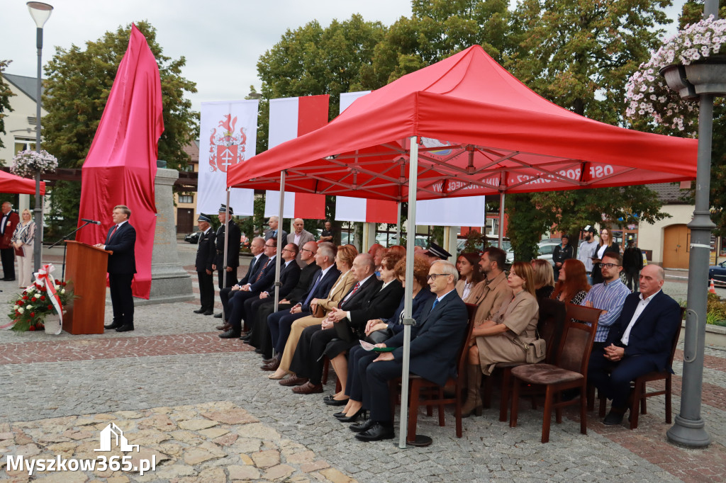 Fotorelacja: Uroczystość Odsłonięcia Pomnika Krystyna I z Koziegłów herbu Lis.