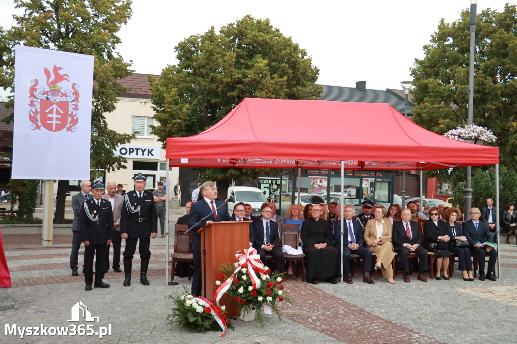 Fotorelacja: Uroczystość Odsłonięcia Pomnika Krystyna I z Koziegłów herbu Lis.