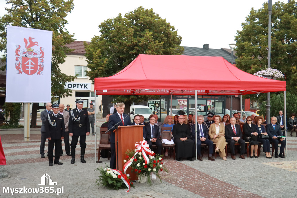 Fotorelacja: Uroczystość Odsłonięcia Pomnika Krystyna I z Koziegłów herbu Lis.
