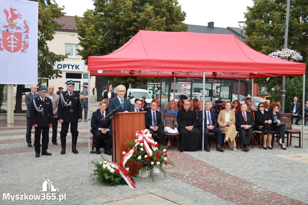 Fotorelacja: Uroczystość Odsłonięcia Pomnika Krystyna I z Koziegłów herbu Lis.