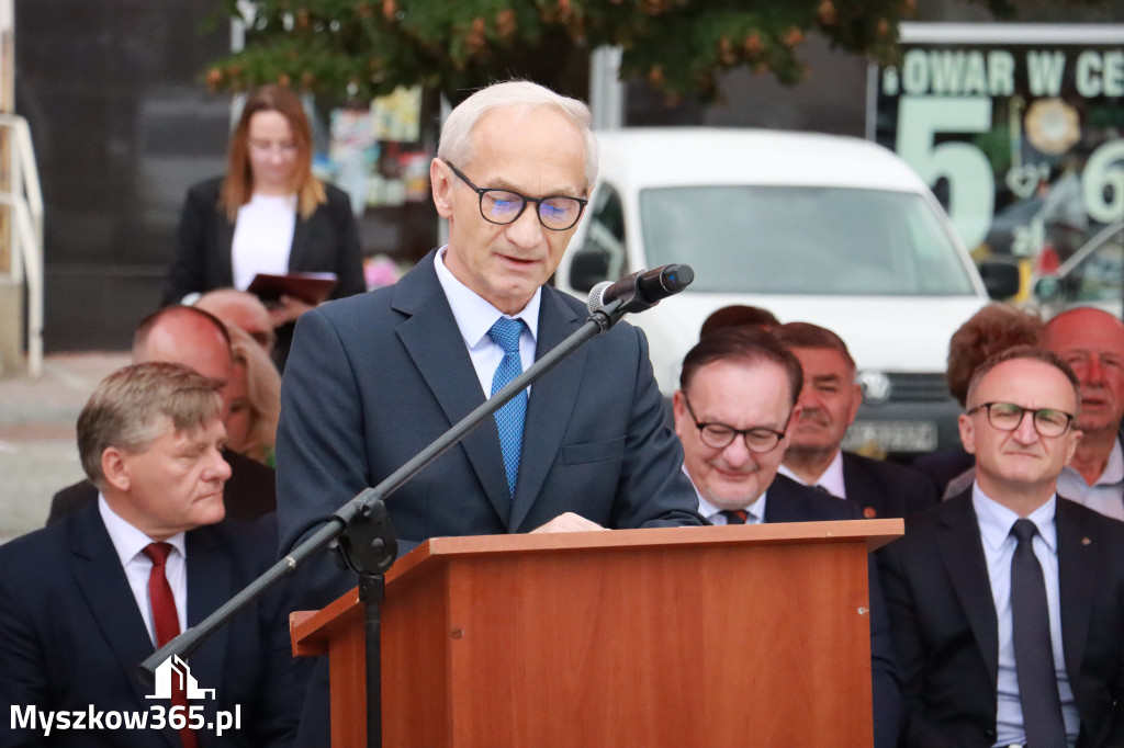 Fotorelacja: Uroczystość Odsłonięcia Pomnika Krystyna I z Koziegłów herbu Lis.