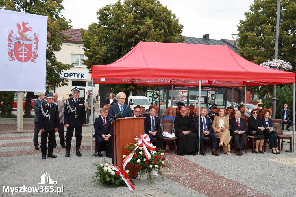 Fotorelacja: Uroczystość Odsłonięcia Pomnika Krystyna I z Koziegłów herbu Lis.