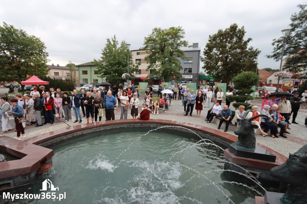 Fotorelacja: Uroczystość Odsłonięcia Pomnika Krystyna I z Koziegłów herbu Lis.