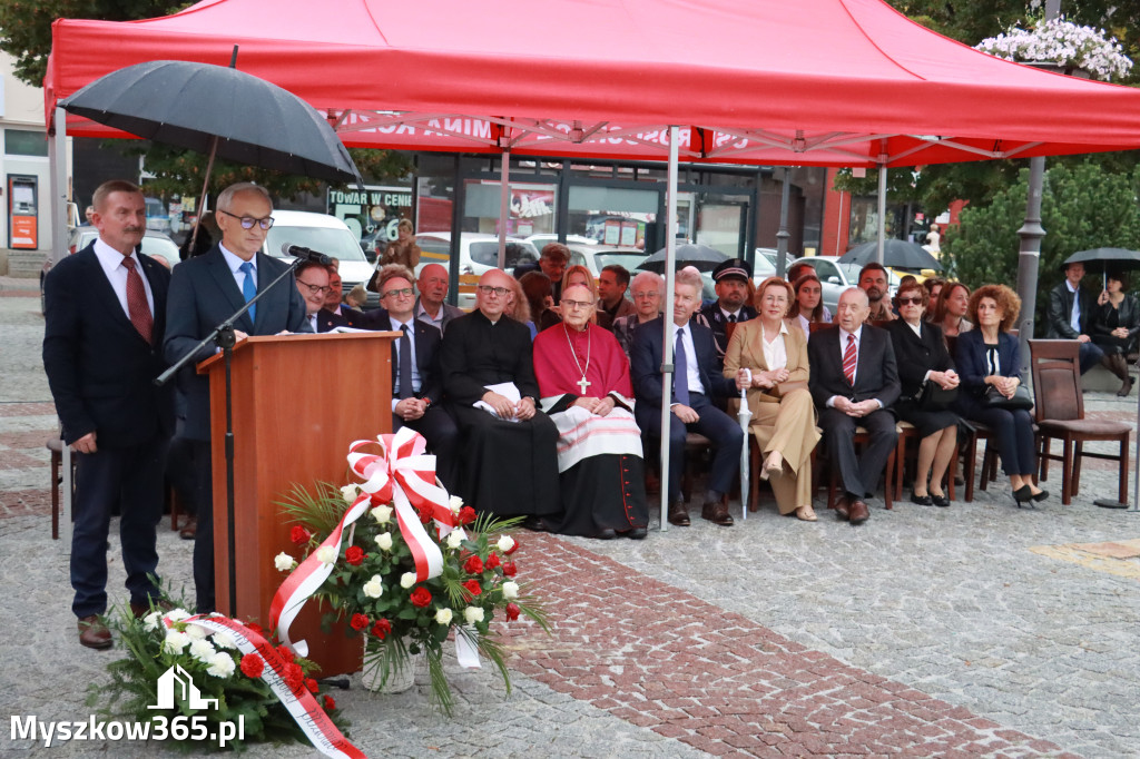 Fotorelacja: Uroczystość Odsłonięcia Pomnika Krystyna I z Koziegłów herbu Lis.