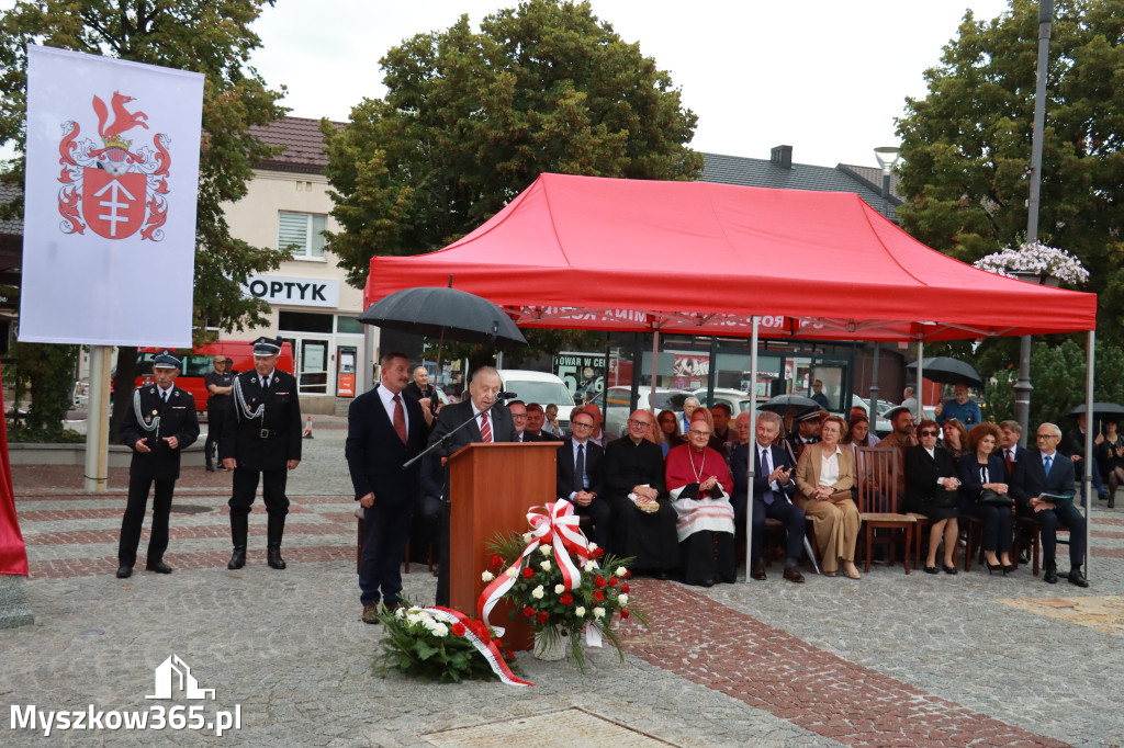 Fotorelacja: Uroczystość Odsłonięcia Pomnika Krystyna I z Koziegłów herbu Lis.