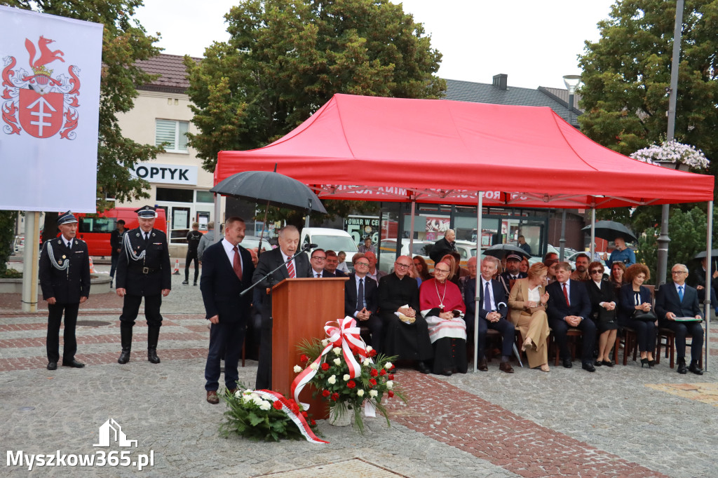 Fotorelacja: Uroczystość Odsłonięcia Pomnika Krystyna I z Koziegłów herbu Lis.