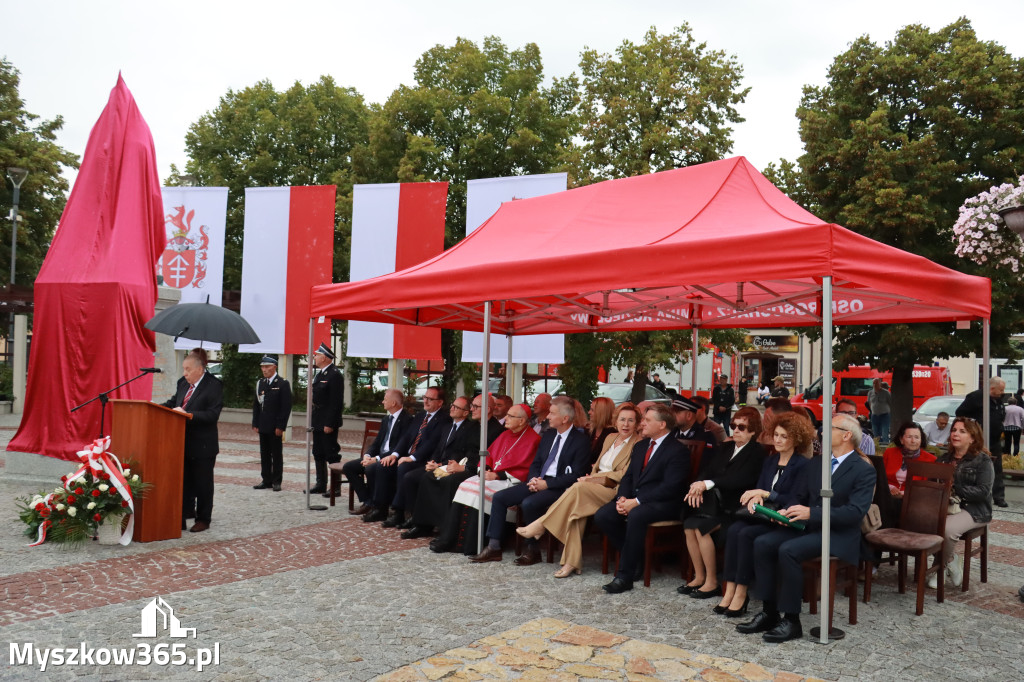 Fotorelacja: Uroczystość Odsłonięcia Pomnika Krystyna I z Koziegłów herbu Lis.