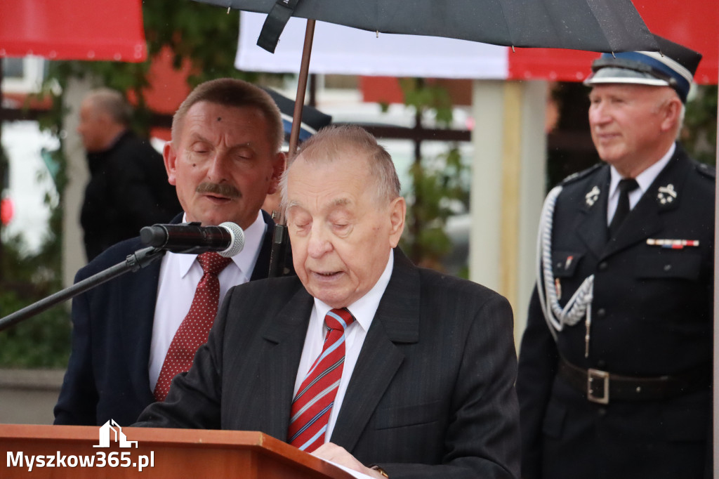 Fotorelacja: Uroczystość Odsłonięcia Pomnika Krystyna I z Koziegłów herbu Lis.