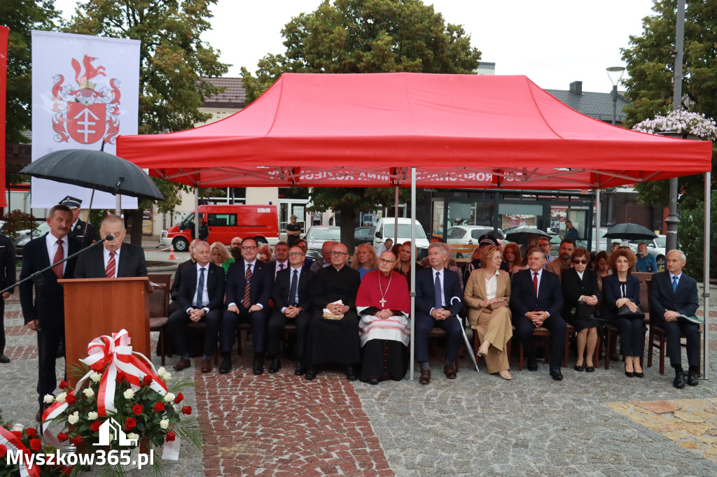 Fotorelacja: Uroczystość Odsłonięcia Pomnika Krystyna I z Koziegłów herbu Lis.