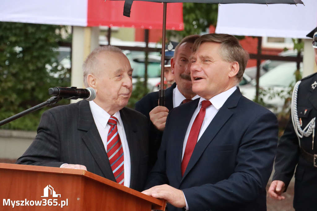Fotorelacja: Uroczystość Odsłonięcia Pomnika Krystyna I z Koziegłów herbu Lis.