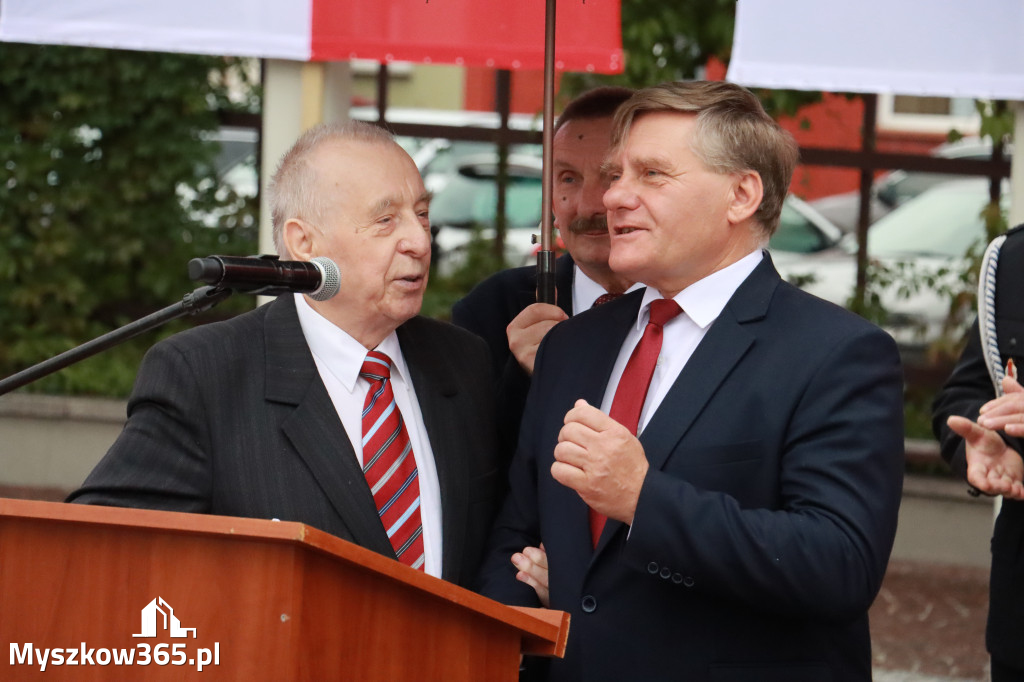 Fotorelacja: Uroczystość Odsłonięcia Pomnika Krystyna I z Koziegłów herbu Lis.