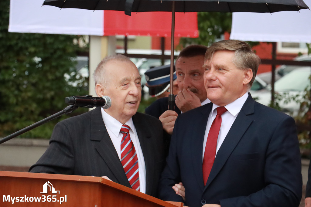 Fotorelacja: Uroczystość Odsłonięcia Pomnika Krystyna I z Koziegłów herbu Lis.