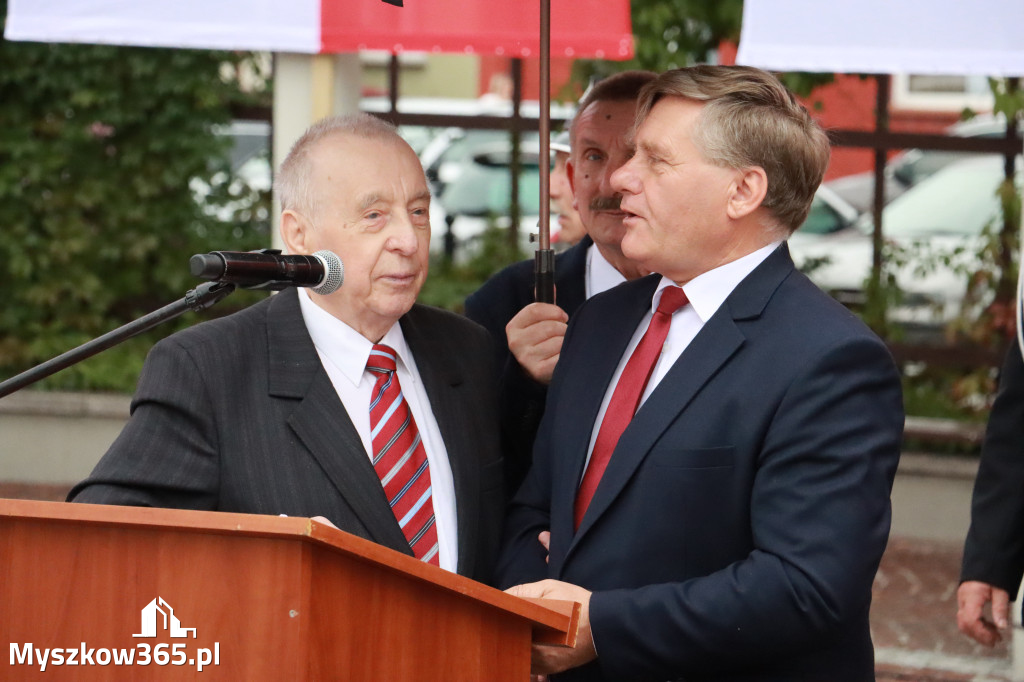 Fotorelacja: Uroczystość Odsłonięcia Pomnika Krystyna I z Koziegłów herbu Lis.