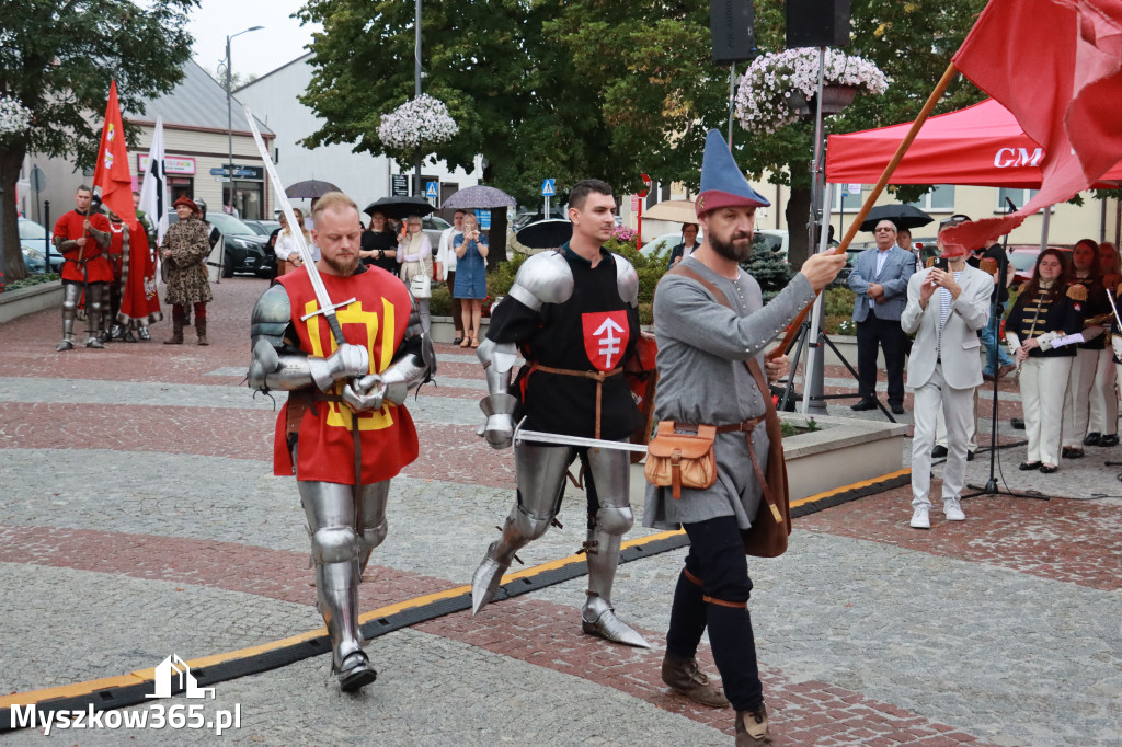 Fotorelacja: Uroczystość Odsłonięcia Pomnika Krystyna I z Koziegłów herbu Lis.