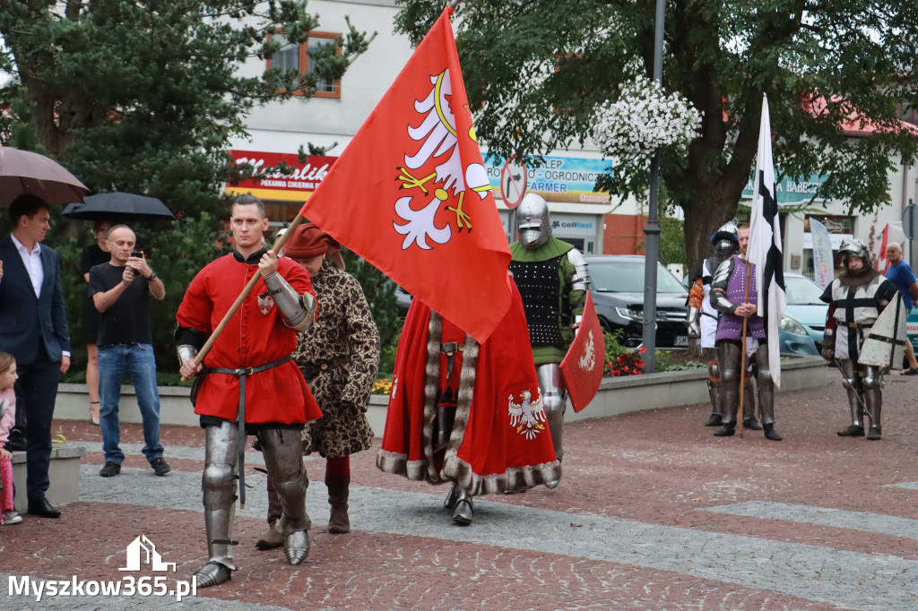 Fotorelacja: Uroczystość Odsłonięcia Pomnika Krystyna I z Koziegłów herbu Lis.