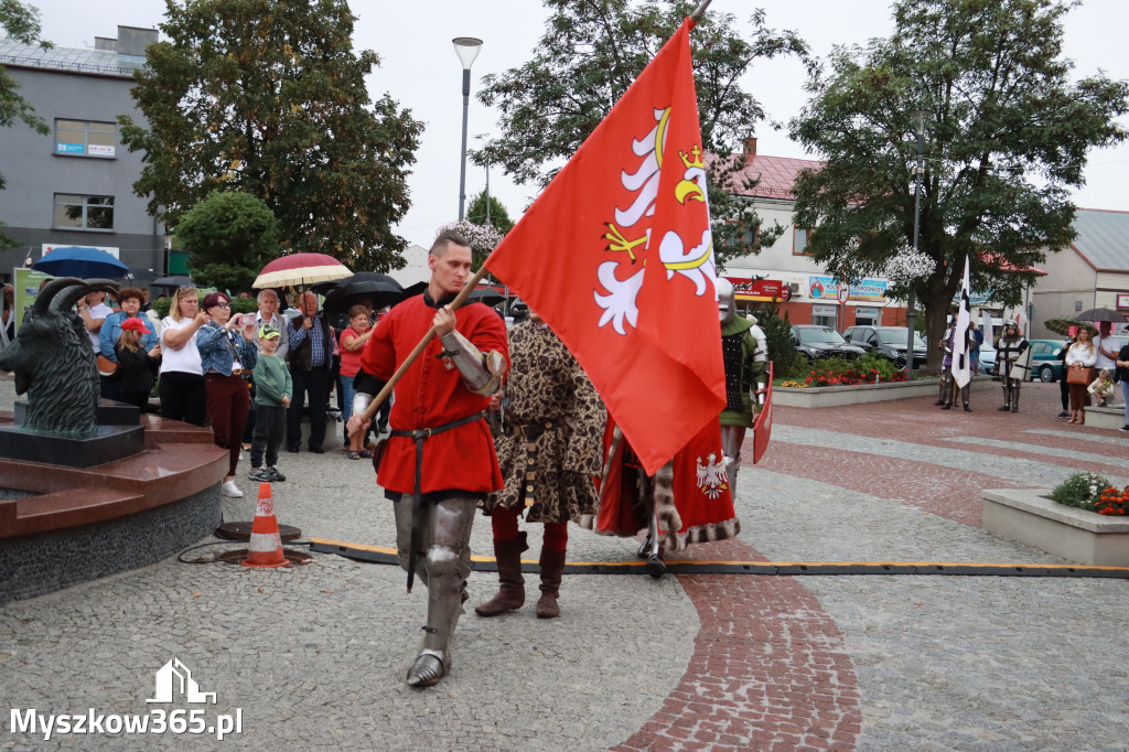 Fotorelacja: Uroczystość Odsłonięcia Pomnika Krystyna I z Koziegłów herbu Lis.