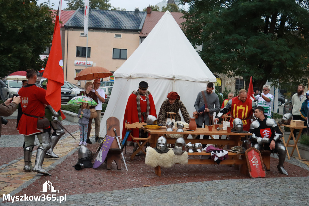 Fotorelacja: Uroczystość Odsłonięcia Pomnika Krystyna I z Koziegłów herbu Lis.