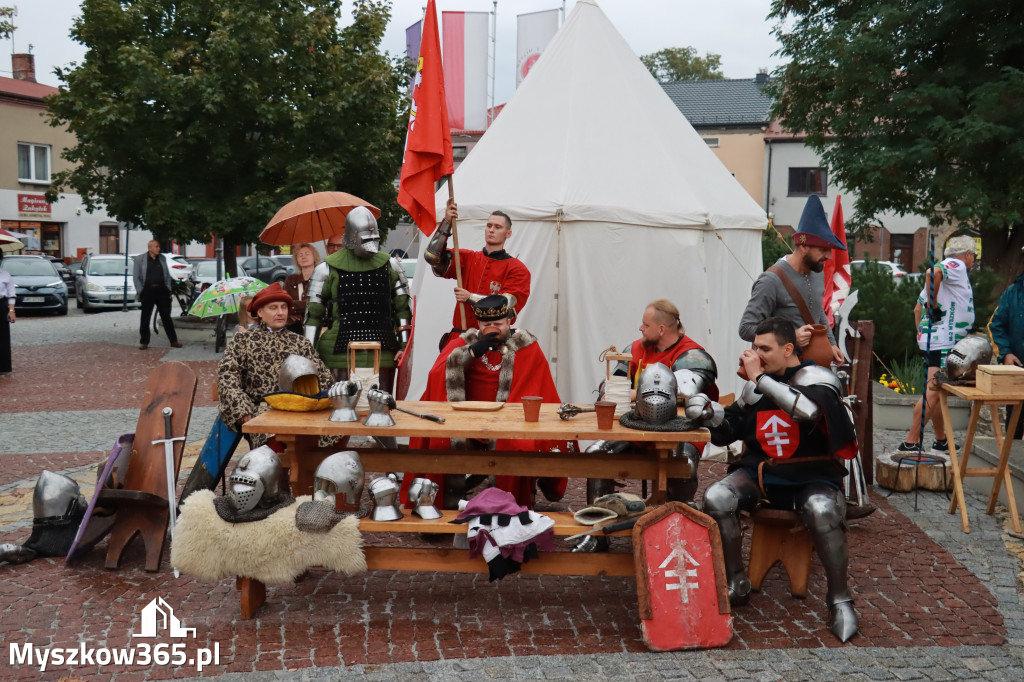 Fotorelacja: Uroczystość Odsłonięcia Pomnika Krystyna I z Koziegłów herbu Lis.