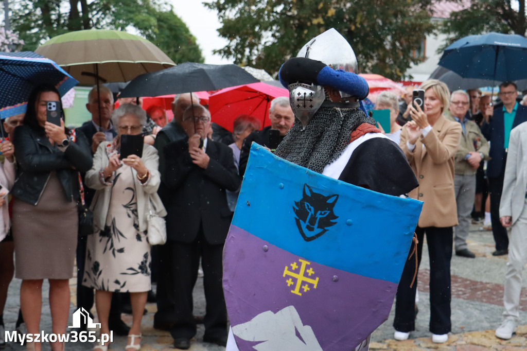 Fotorelacja: Uroczystość Odsłonięcia Pomnika Krystyna I z Koziegłów herbu Lis.