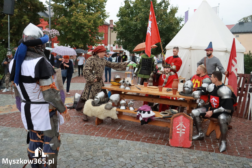 Fotorelacja: Uroczystość Odsłonięcia Pomnika Krystyna I z Koziegłów herbu Lis.
