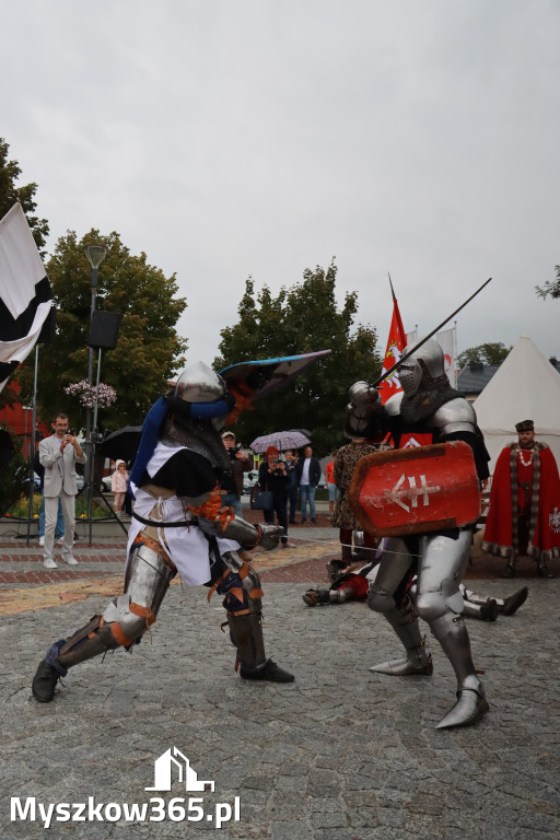 Fotorelacja: Uroczystość Odsłonięcia Pomnika Krystyna I z Koziegłów herbu Lis.