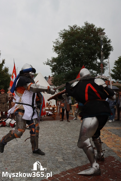 Fotorelacja: Uroczystość Odsłonięcia Pomnika Krystyna I z Koziegłów herbu Lis.