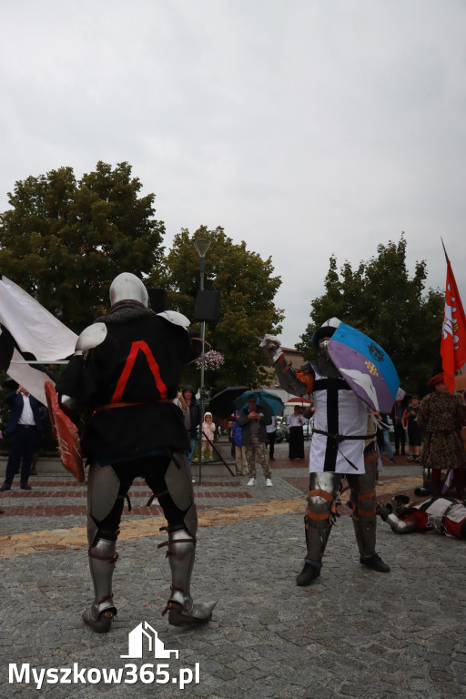 Fotorelacja: Uroczystość Odsłonięcia Pomnika Krystyna I z Koziegłów herbu Lis.