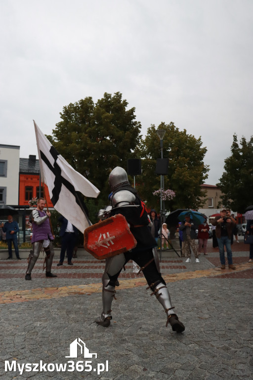 Fotorelacja: Uroczystość Odsłonięcia Pomnika Krystyna I z Koziegłów herbu Lis.