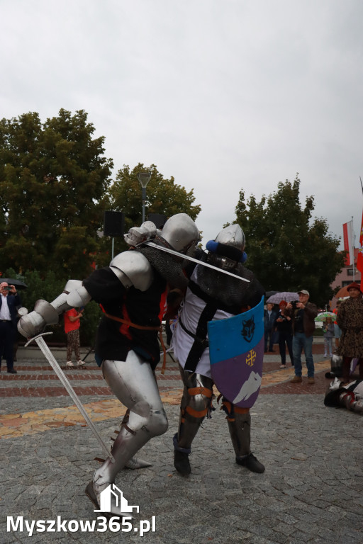 Fotorelacja: Uroczystość Odsłonięcia Pomnika Krystyna I z Koziegłów herbu Lis.