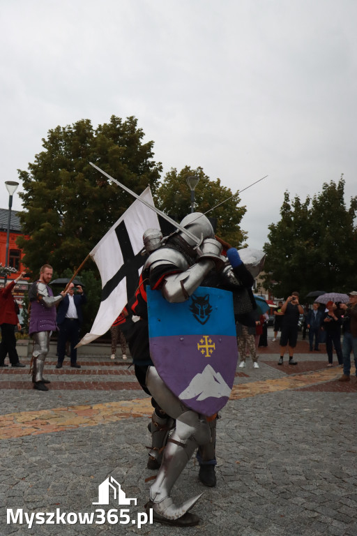 Fotorelacja: Uroczystość Odsłonięcia Pomnika Krystyna I z Koziegłów herbu Lis.