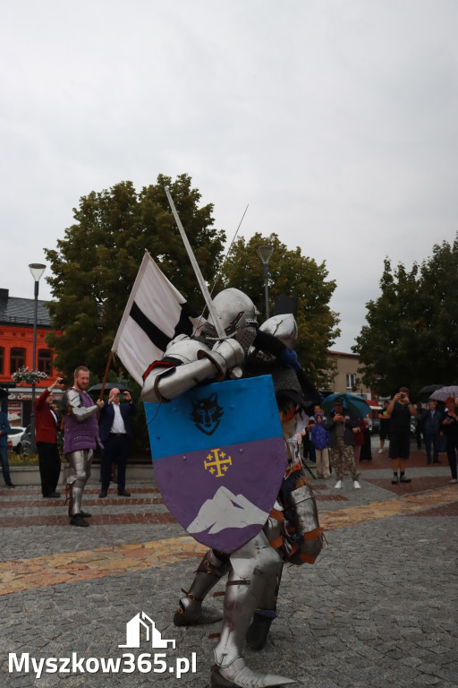 Fotorelacja: Uroczystość Odsłonięcia Pomnika Krystyna I z Koziegłów herbu Lis.