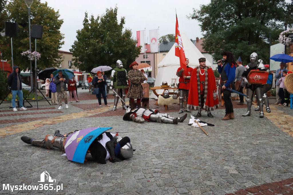Fotorelacja: Uroczystość Odsłonięcia Pomnika Krystyna I z Koziegłów herbu Lis.
