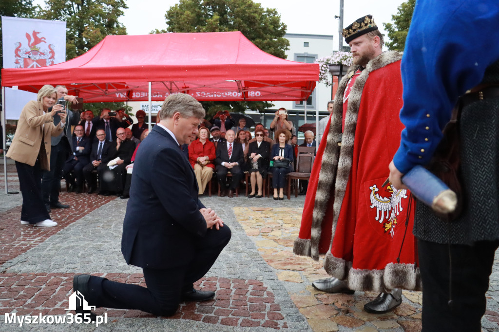 Fotorelacja: Uroczystość Odsłonięcia Pomnika Krystyna I z Koziegłów herbu Lis.