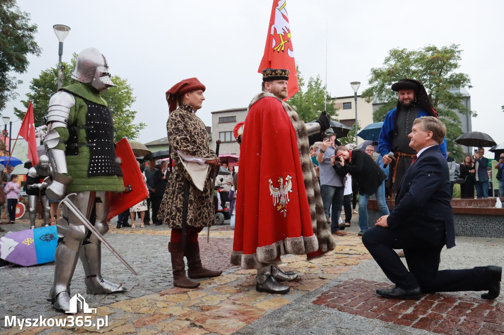 Fotorelacja: Uroczystość Odsłonięcia Pomnika Krystyna I z Koziegłów herbu Lis.