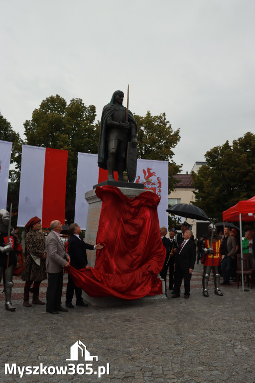 Fotorelacja: Uroczystość Odsłonięcia Pomnika Krystyna I z Koziegłów herbu Lis.