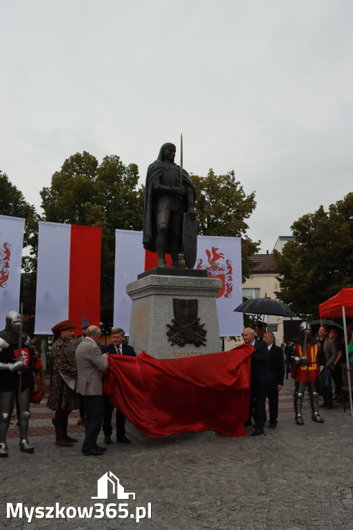 Fotorelacja: Uroczystość Odsłonięcia Pomnika Krystyna I z Koziegłów herbu Lis.