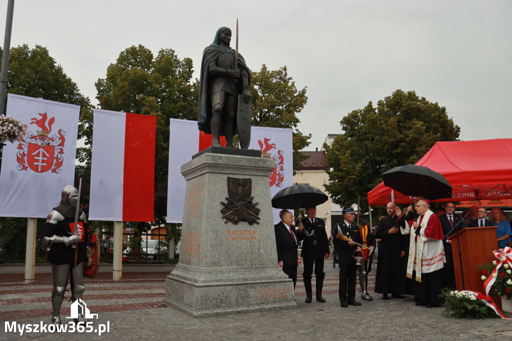 Fotorelacja: Uroczystość Odsłonięcia Pomnika Krystyna I z Koziegłów herbu Lis.