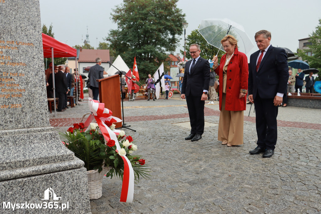 Fotorelacja: Uroczystość Odsłonięcia Pomnika Krystyna I z Koziegłów herbu Lis.