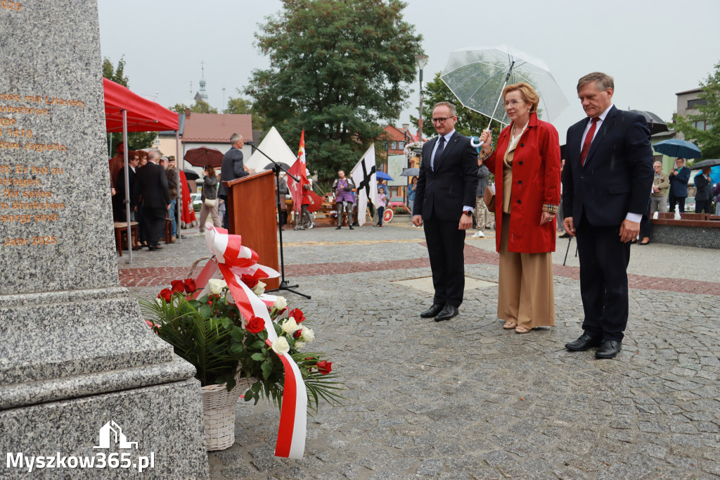 Fotorelacja: Uroczystość Odsłonięcia Pomnika Krystyna I z Koziegłów herbu Lis.