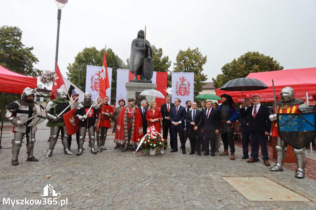 Fotorelacja: Uroczystość Odsłonięcia Pomnika Krystyna I z Koziegłów herbu Lis.