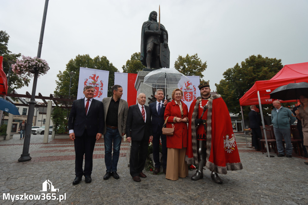 Fotorelacja: Uroczystość Odsłonięcia Pomnika Krystyna I z Koziegłów herbu Lis.