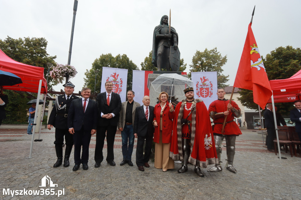 Fotorelacja: Uroczystość Odsłonięcia Pomnika Krystyna I z Koziegłów herbu Lis.