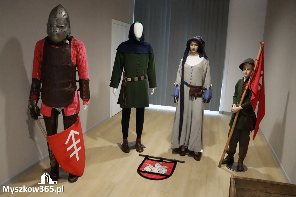 Fotorelacja: Uroczystość Odsłonięcia Pomnika Krystyna I z Koziegłów herbu Lis.